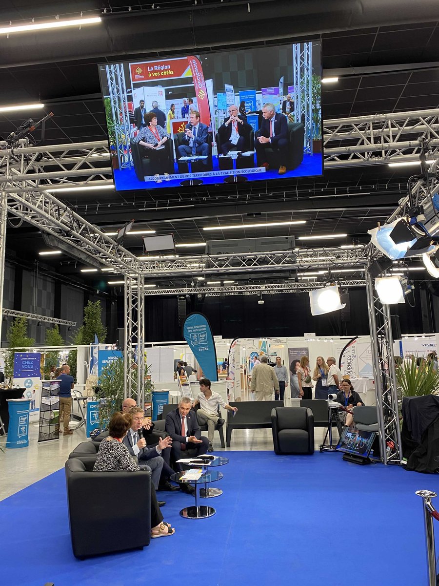 EuropeToulouse's tweet photo. Conférence-atelier «Accompagner vos territoires à la #TransitionEcologique»ouverte par @JacquesOberti,
Président #AMF31 avec @CherubinLaurent Conseiller régional
@Occitanie et @OLivrozet_CDC de la @BanqueDesTerr
Infos :
👉https://t.co/gCQEf7iotS
👉https://t.co/HBQJlFB0ej https://t.co/yUDWV4OCHq