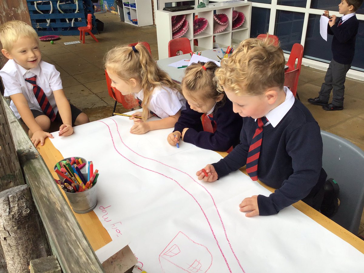 StKathsKent's tweet photo. Gala class have been working together to build houses for the 3 bears using various construction. Great team work! They have also enjoyed making their own story maps. https://t.co/TvqkS5Ftx4