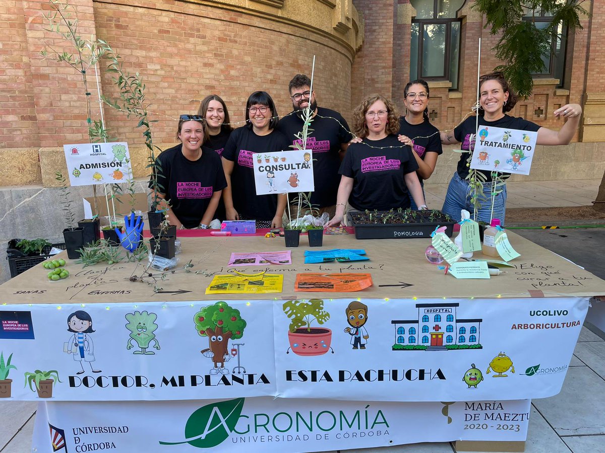 MartosInma's tweet photo. Conviértete en fitopatólog@ en nuestro hospital vegetal! Os esperamos en el rectorado de @Univcordoba 
@ucolivo @AgronomiaUCO @CordobaCiencia #Arboricultura #EuropeanResearchersNight https://t.co/dz4uCUgKXP