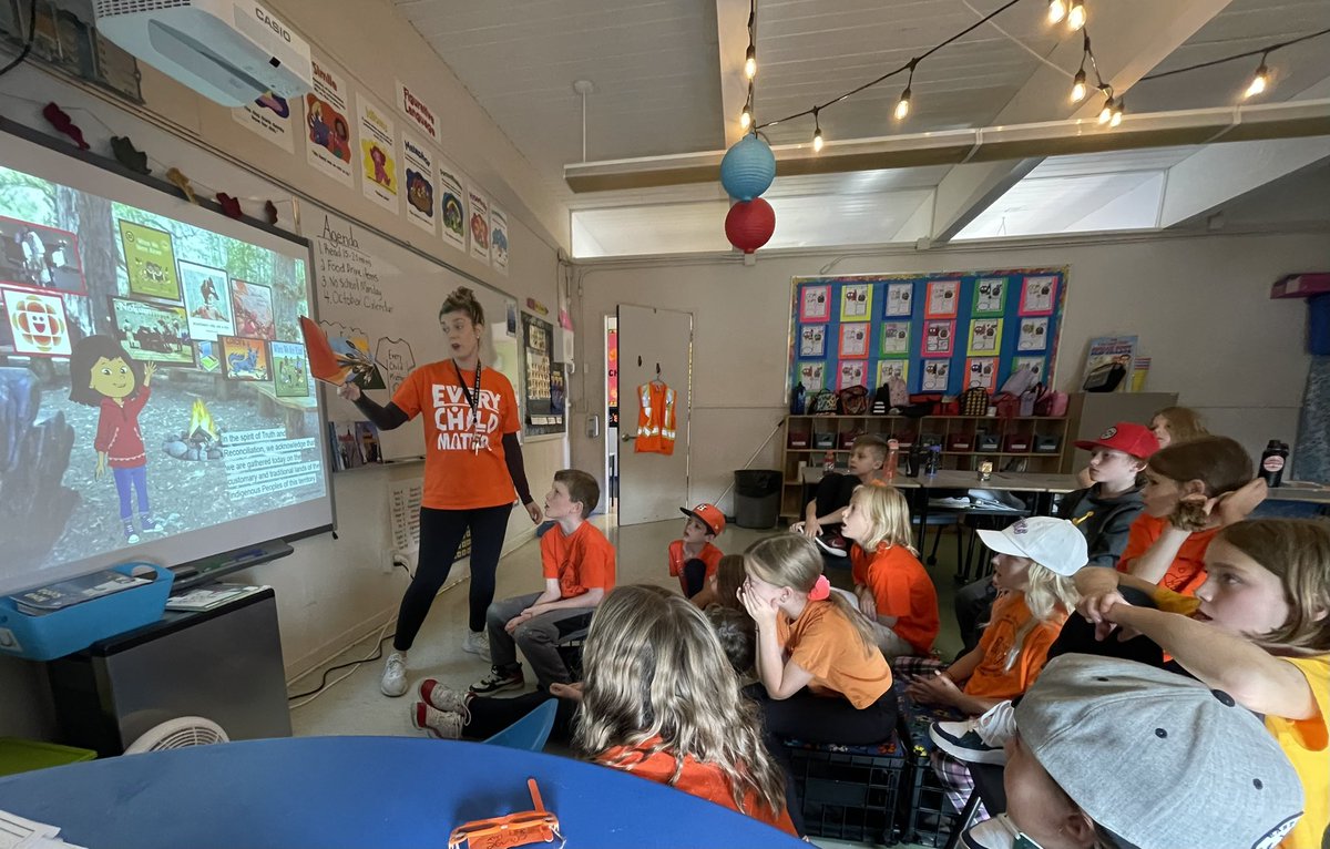 Ms. Oakley had a visit and read a beautiful book about Truth & Reconciliation Day. Thank you Miss 🧡@SFOAschool @NLESDCA @SISNLESD