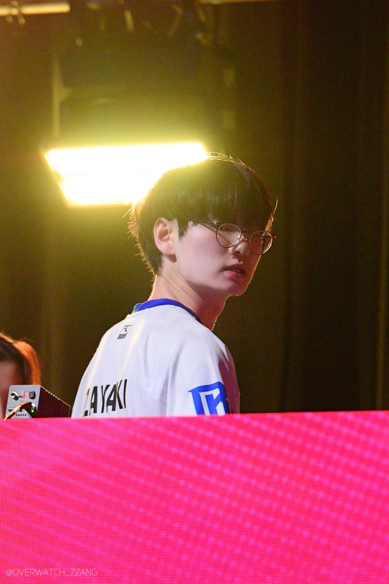 Overwatch_zzang's tweet photo. 230928 오버워치리그 플레이오프
#IZaYaKI #이자야키
#BostonUp #RizzUp https://t.co/P86poxOSWX