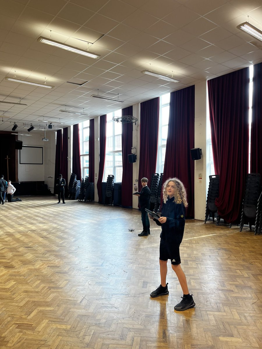 FridaySahs's tweet photo. Pupils enjoyed learning about the use of drones in construction and had the opportunity to test some out! Thank you to @mywowscotland 😁 https://t.co/1NUrLVxvtd