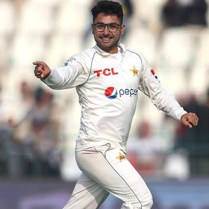 WasimHaider_'s tweet photo. These two would have added pretty much strength in this weak bowling lineup..#PAKvNZ #NZvsPAK #ibrar #arshadiqbal #CWC23 #pak https://t.co/1GsSM9F4Nj