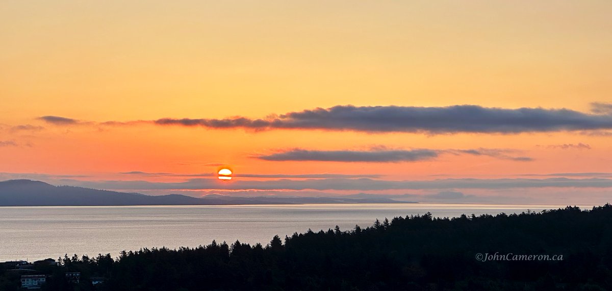 JohnCameron_ca's tweet photo. Saanich view this morning. https://t.co/MkkYVHKP7G