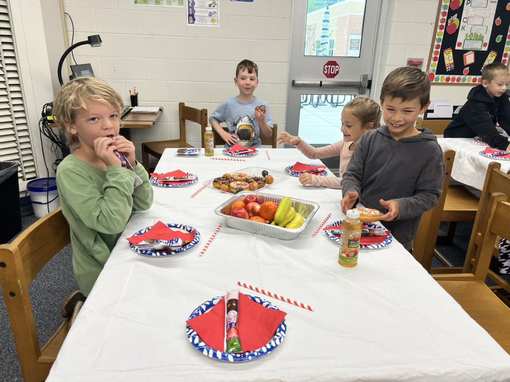 Thank you <a href="/PTO_DES/">DES PTO</a>  for the amazing Class Breakfast this morning! 🍩🍎🍌🍊