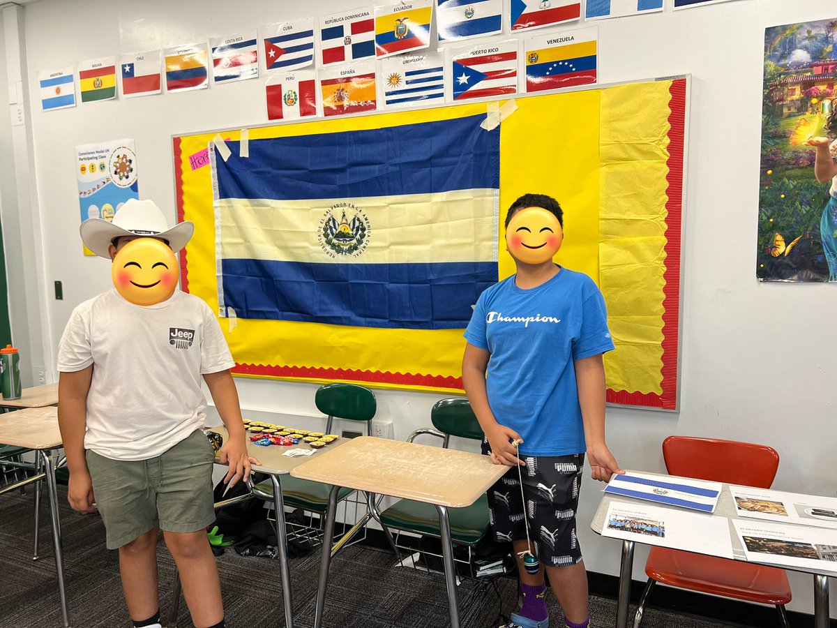 TeacherMariaG's tweet photo. Hispanic Heritage Month. My #HowICNX students #UnitingOurWorld
 by sharing their culture with some classmates. @ParticipateLrng https://t.co/Qb6tLHuB0d