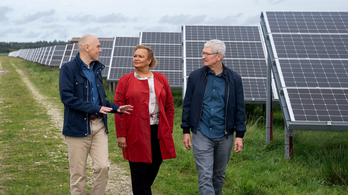 It was great to host @tim_cook and @lisapjackson at a solar farm we partnered to develop and construct with @apple. The world needs strong partnerships in renewable energy to win the fight against climate change. #dkgreen #RenewableEnergy