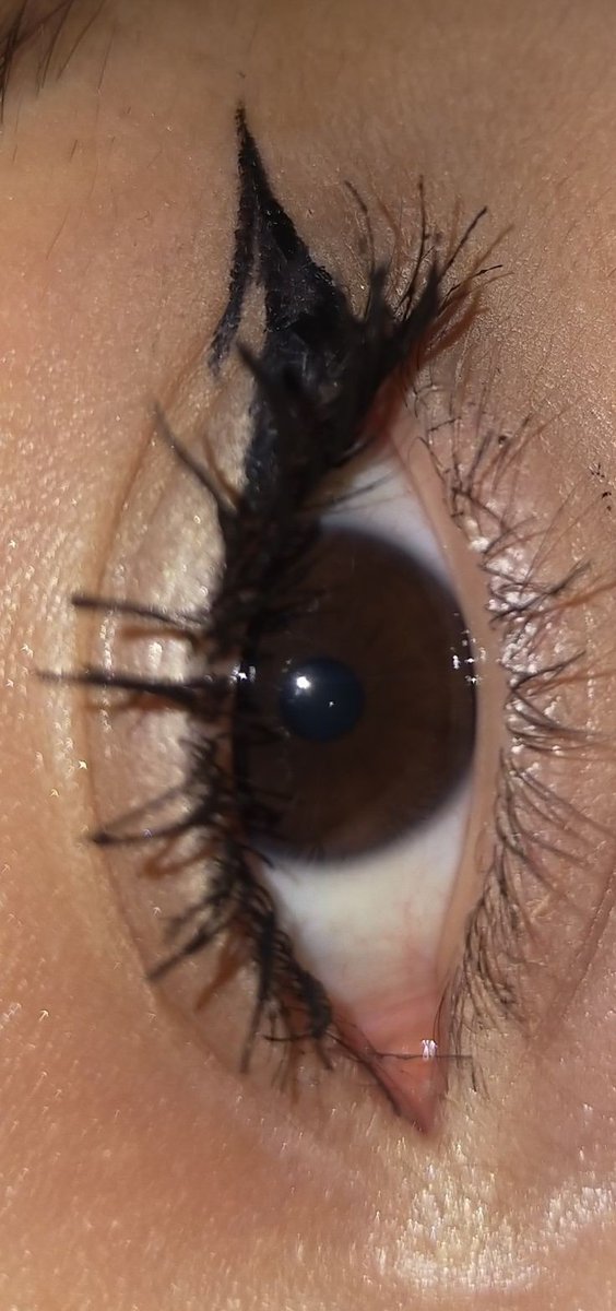 Onun gözleride kahverengiydi benimkideee:!)