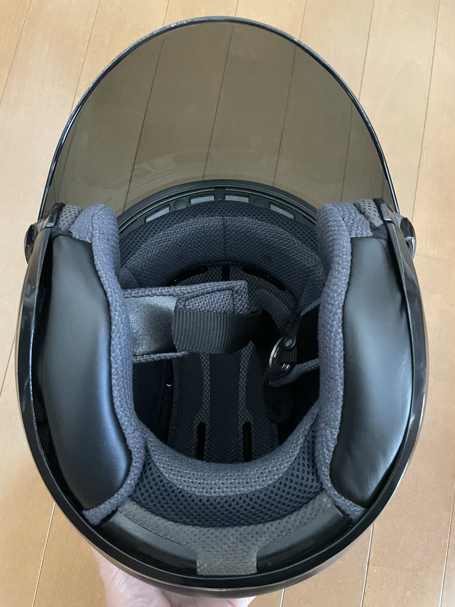 morihide12's tweet photo. 某オクで購入したヘルメット🪖〜。
経年劣化でインナーがボロボロになってしまったので、新品へ交換✨
これでまだまだ使用出来ます。
新しいのん欲しいけど、身の丈❣️身の丈❣️
#ショーエイヘルメット
#jstream
#インナー新品
#身の丈
#リフレッシュ https://t.co/EmRpKGhwwQ