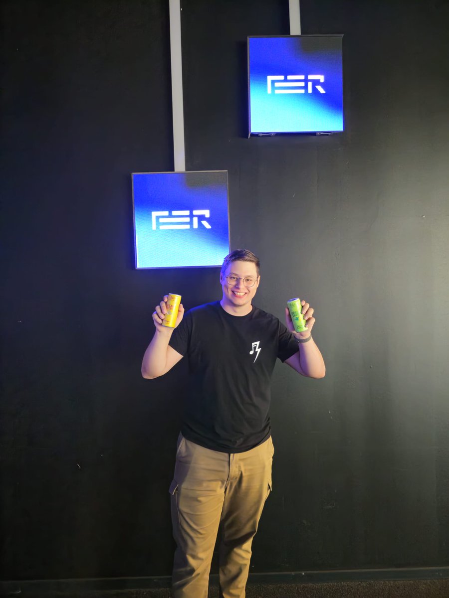 EsportRomand's tweet photo. Merci à #BrioMaté qui permet à notre staff de se désaltérer durant cette journée de montage et demain pendant les finales #FER3
#FERplus https://t.co/0C7iK7OdKj