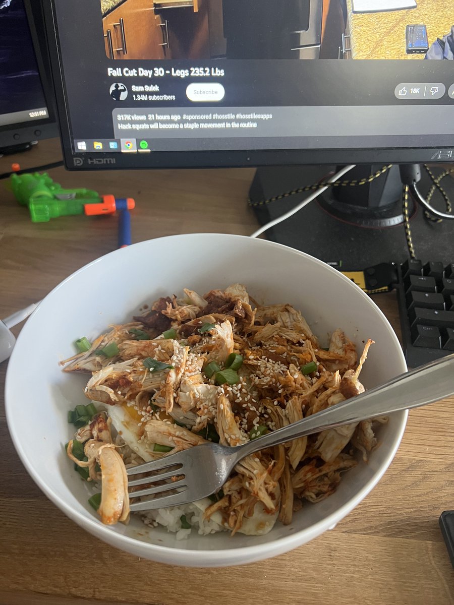 launders tweet media