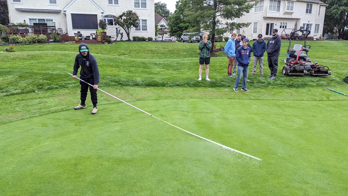 DelValTurf's tweet photo. Field trip to Pinecrest CC. Got the full tour by Brandon Martin along with dew whipping and reel grinding on #screenfreefriday @DelVal https://t.co/H5hNI3fPRw