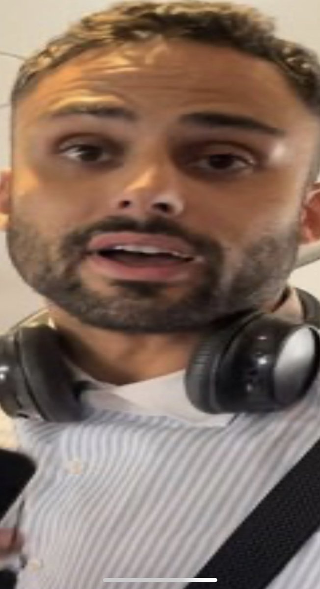 Un politicucho que avergüenza a los españoles de bien 

y el rostro de las alimañas a las que alimentan mediocres de esa calaña: