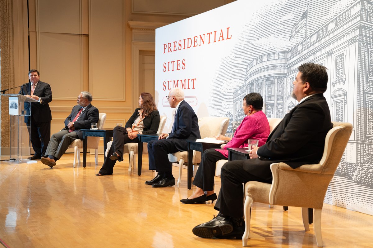 White House History tweet media