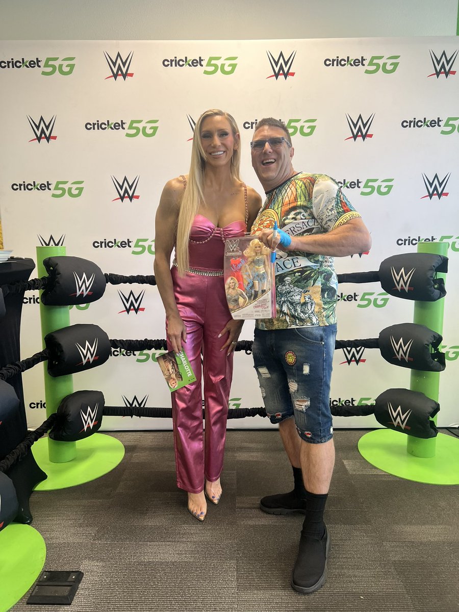 Great morning at Cricket Wireless in Sacramento meeting “The Queen” Charlotte Flair! An amazing role model for young girls and women around the world!