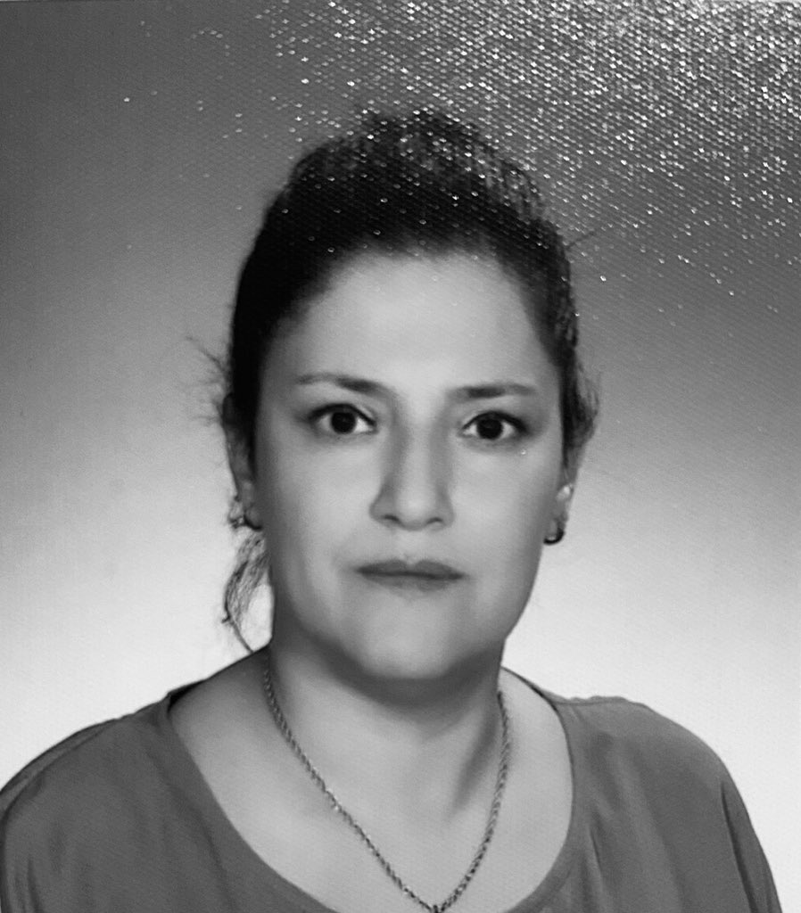 ssllcnn's tweet photo. Annem Zehra G. Dün öğlen saatlerinde boşandığı eşi Arif E.tarafından Gazi cad. defalarca bıçaklanarak öldürüldü.Şikayetçi oldu.Koruma kararı aldı. Sonuna kadar mücadele etti.Çocuklarınızın, kardeşlerinizin evliliklerini kurtarmayı bırakın.Hayatlarını Kurtarın
#çorum #cinayet https://t.co/6afrS8cM4f