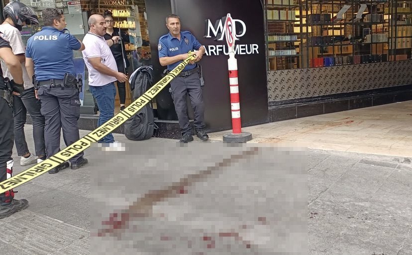 ssllcnn's tweet photo. Annem Zehra G. Dün öğlen saatlerinde boşandığı eşi Arif E.tarafından Gazi cad. defalarca bıçaklanarak öldürüldü.Şikayetçi oldu.Koruma kararı aldı. Sonuna kadar mücadele etti.Çocuklarınızın, kardeşlerinizin evliliklerini kurtarmayı bırakın.Hayatlarını Kurtarın
#çorum #cinayet https://t.co/6afrS8cM4f