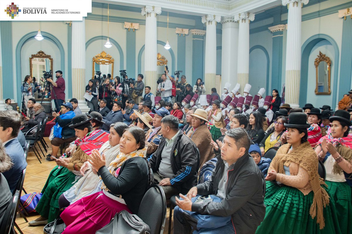 MRE_Bolivia's tweet image. El evento denominado “Revalorizar la #PapaNativa patrimonio ancestral de la cultura milenaria de Bolivia” se enmarca en la política nacional de seguridad con soberanía alimentaria del Plan de Desarrollo Económico y Social #PDES 2021 – 2025.