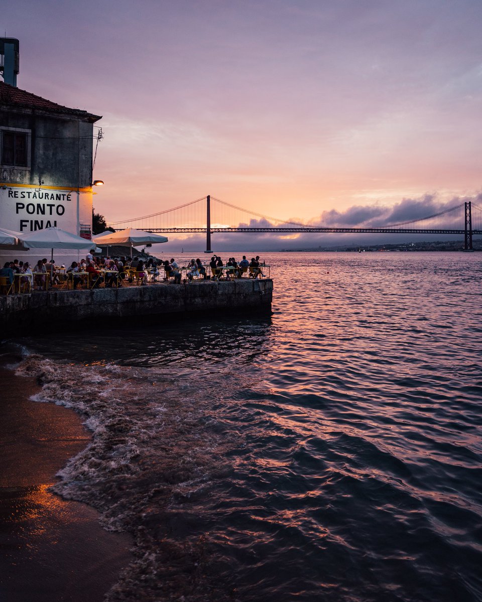 JmcsPhoto's tweet photo. @PhotoRose1997 Ponto Final //

Grabbing some monkfish stew and sunset views.

#sunset
#photography 
#photographer https://t.co/BIS5pBupjj