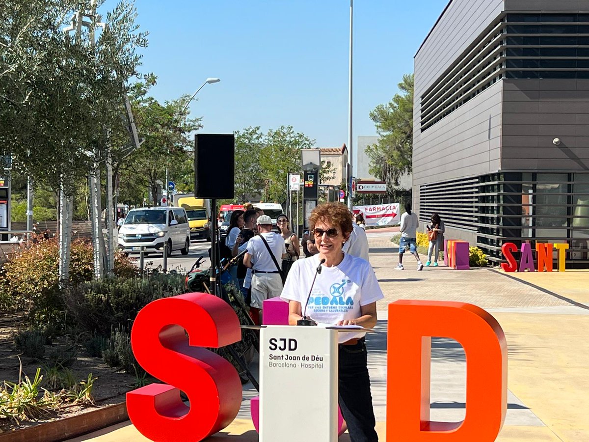 Avui hem presentat a <a href="/SJDbarcelona_ca/">Hospital Sant Joan de Déu Barcelona CAT</a> el "Decàleg per un entorns escolars segurs i saludables" elaborat pel GdT de Salut Mediambiental amb la col·laboració de <a href="/ISGLOBALorg/">ISGlobal</a> desprès d'una bicicletada conjunta amb <a href="/RideLives/">Ride for their Lives</a> <a href="/bicibusbcn/">Bicibús Sarrià (BCN) #XarxaBicibus</a> i <a href="/COMBarcelona/">Col·legi Metges BCN</a>. Es necessiten accions urgents