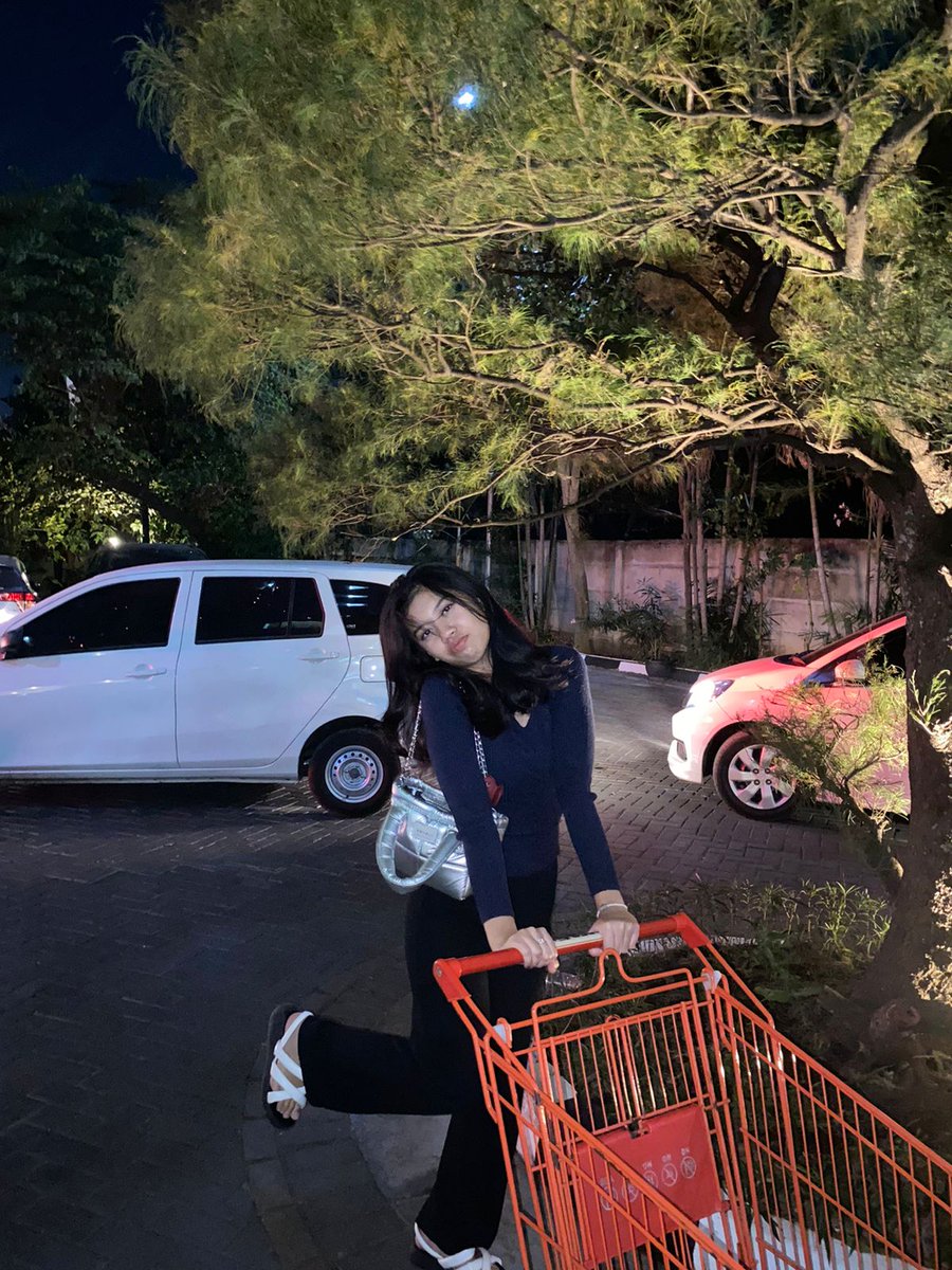 b ( ⁠◜⁠‿⁠◝⁠ ⁠)⁠♡ tweet media