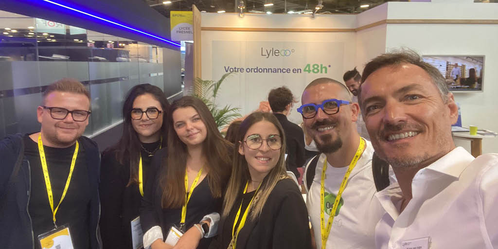 LyleooSolution's tweet image. Journée mémorable au #SILMOparis ! 📸 Rencontre avec l'équipe d'Histoire de Voir, un de nos fidèles clients dès le début. L'aventure continue ensemble ! #LyleOO #Optique #Partenariat @JV_Desens