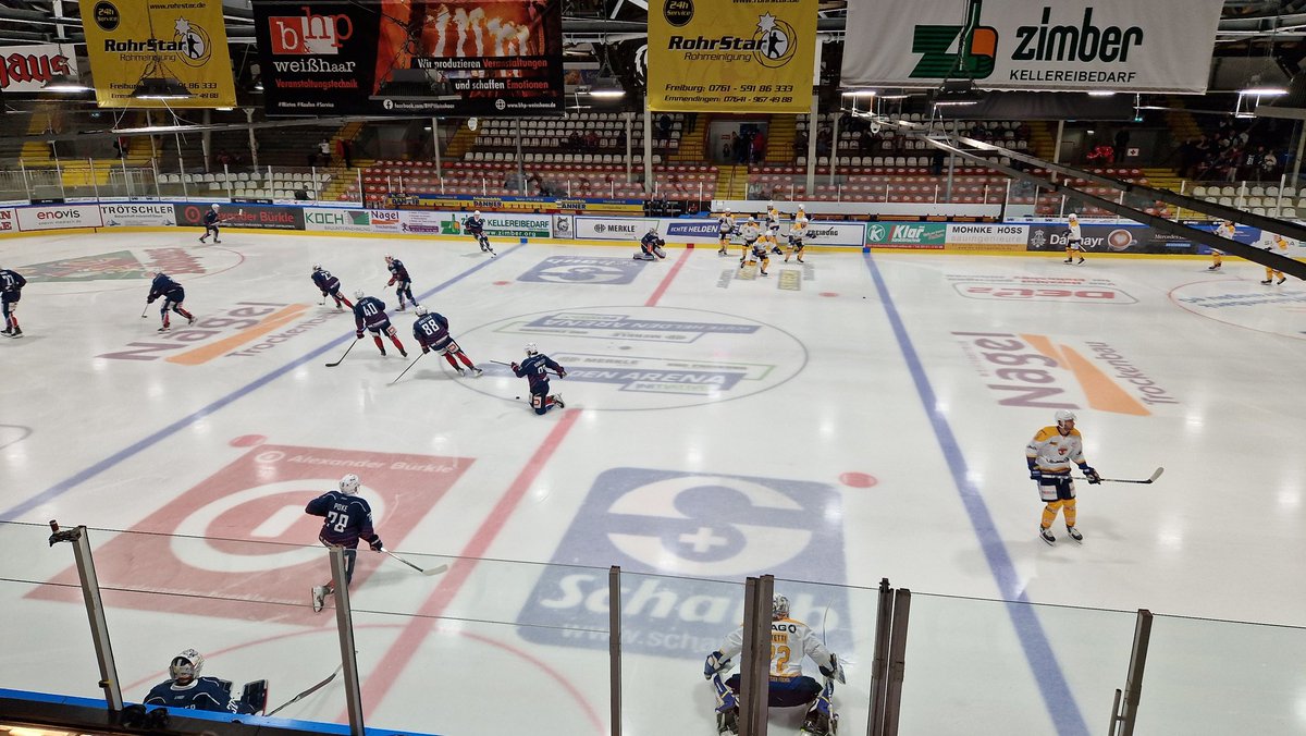 BloodyLP's tweet photo. !GAMEDAY! @DEL2_News
@EHC_Freiburg vs. @lausitz_fuechse
⏰ 19.30 Uhr
🏟️ Echte Helden Arena
📺 https://t.co/BS53wE89pj
🎙 Alexander Blattmann 🙋♂️
#ehcf #lfx #eishockey #kommentator #del2 #spradetv @SpradeTV https://t.co/YMFck4YNuq