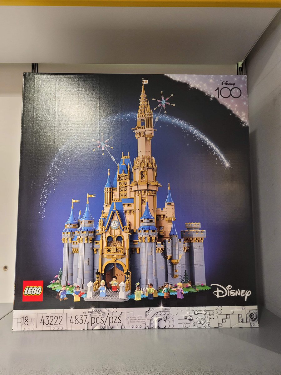 ShopMouseToGo's tweet image. Don't just live the Disney
Magic, assemble it.

Build your favorite Disney moments one brick at a time.

Please message for ordering.
•
#Disney
#Legos
