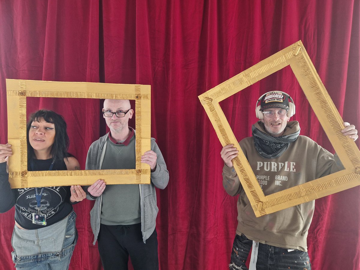 JulieNAGWalsall's tweet photo. So nice to welcome friends from @SUITeam Wolverhampton to @newartgallery today to see the #ASenseOfPlace exhibition they were involved in and the latest exhibitions. Amazing group of people who show the important role art and culture can play in recovery 🥰 https://t.co/mFPo4AGxqk