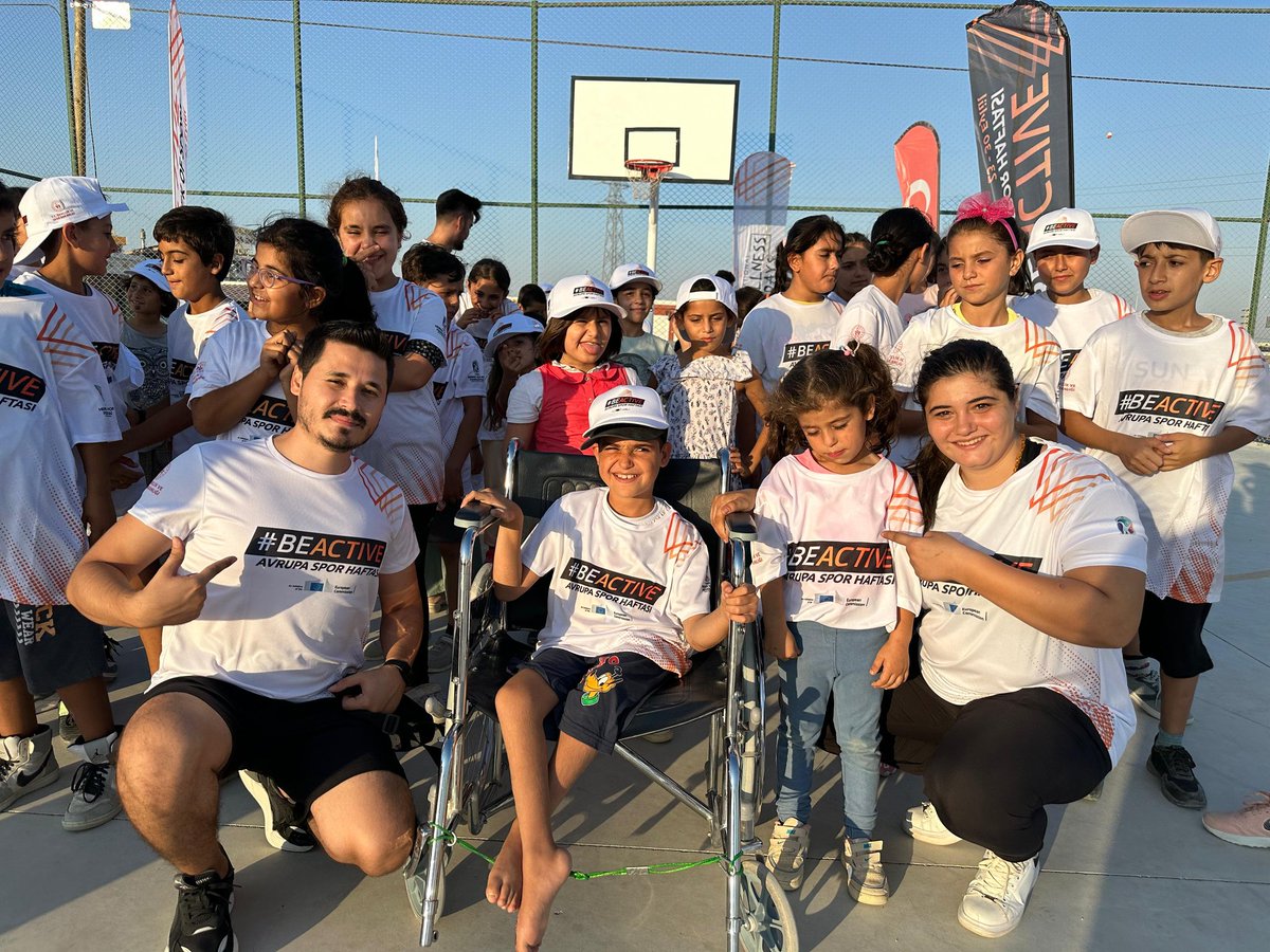 GSB_Hatay's tweet photo. Avrupa Spor Haftası etkinliklerinde Konteyner kentlerde depremden etkilenen çocuklarımız içinde sahadayız.

#Beactive #EuropeanWeekofSport
@hisfed https://t.co/Q9cldOwIdg