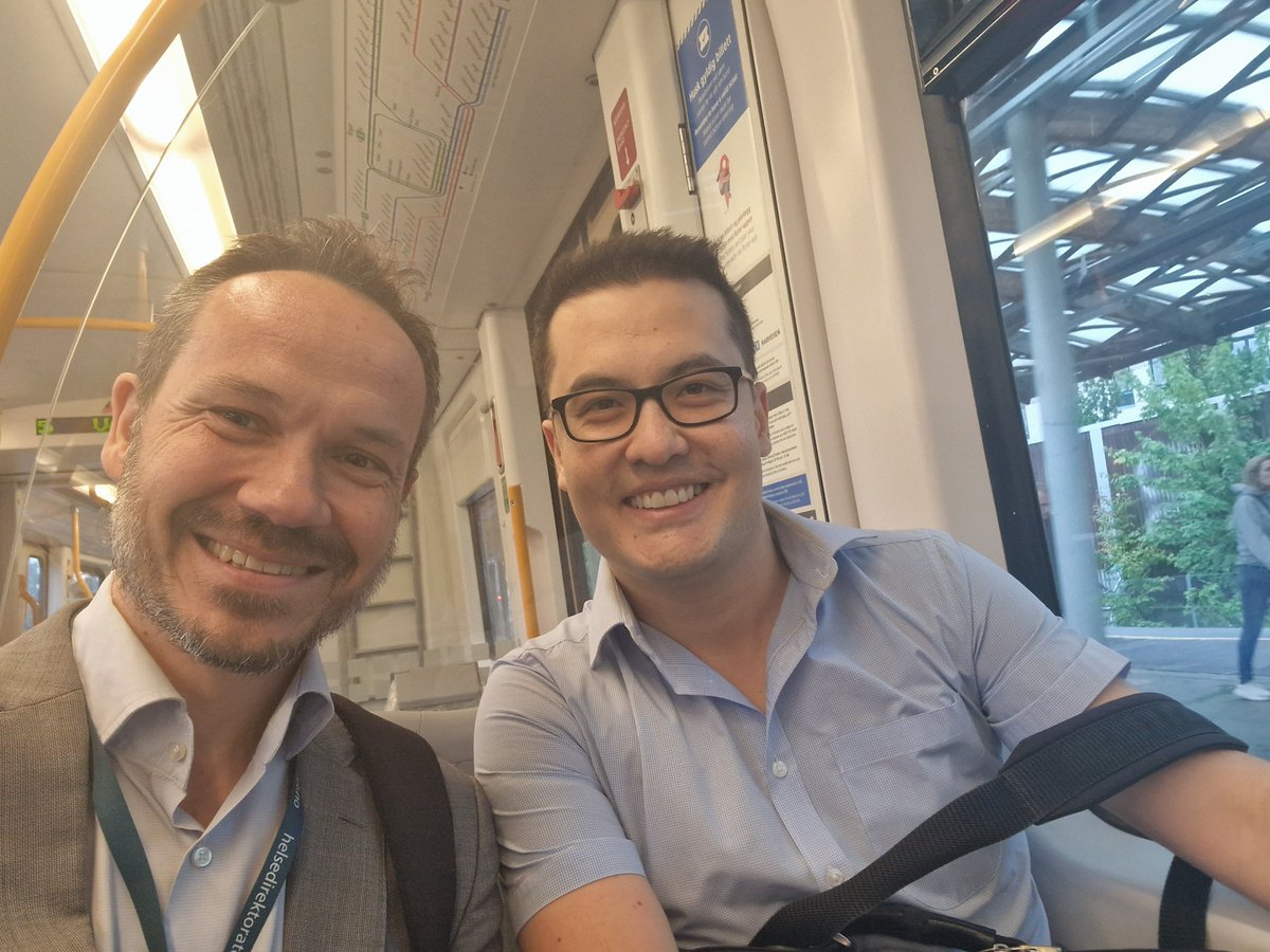 Erlend T. Aasheim (@erlendaasheim) on Twitter photo Warming up to #ChessChamps by randomly meeting <a href="/DavidHowellGM/">David Howell</a> on his way to the studio #chessisallaround Warming up to #ChessChamps by randomly meeting <a href="/DavidHowellGM/">David Howell</a> on his way to the studio #chessisallaround