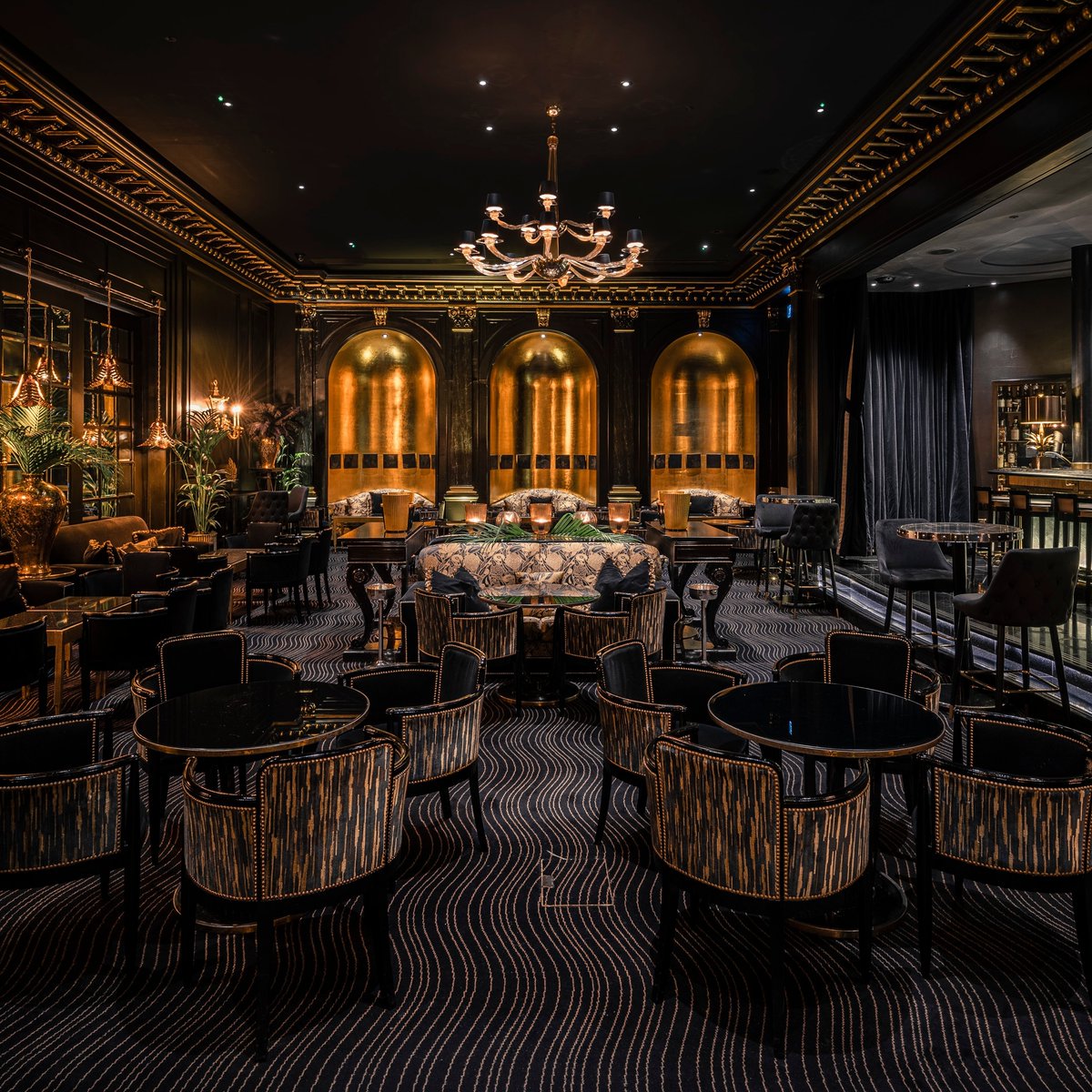 Cheers to the weekend 🍸⁠ ⁠ Elevate your Friday night with us at the Beaufort Bar, where opulence meets innovation, and cocktails become art. 💫⁠ ⁠ #BeaufortBar #TheSavoy #London #Londonbars #Londondrinks⁠