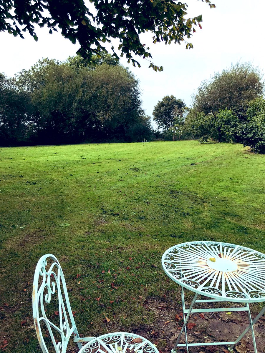 gites79's tweet photo. As our last guests at #gites79 #gitedesroses leave us after a lovely week in the beautiful &amp; diverse #deuxsevres department, we have a 2 week window for key maintenance work before our next family arrive for #halftermholidays #frenchgites #france #holidayhome https://t.co/FvP0XDAqHW