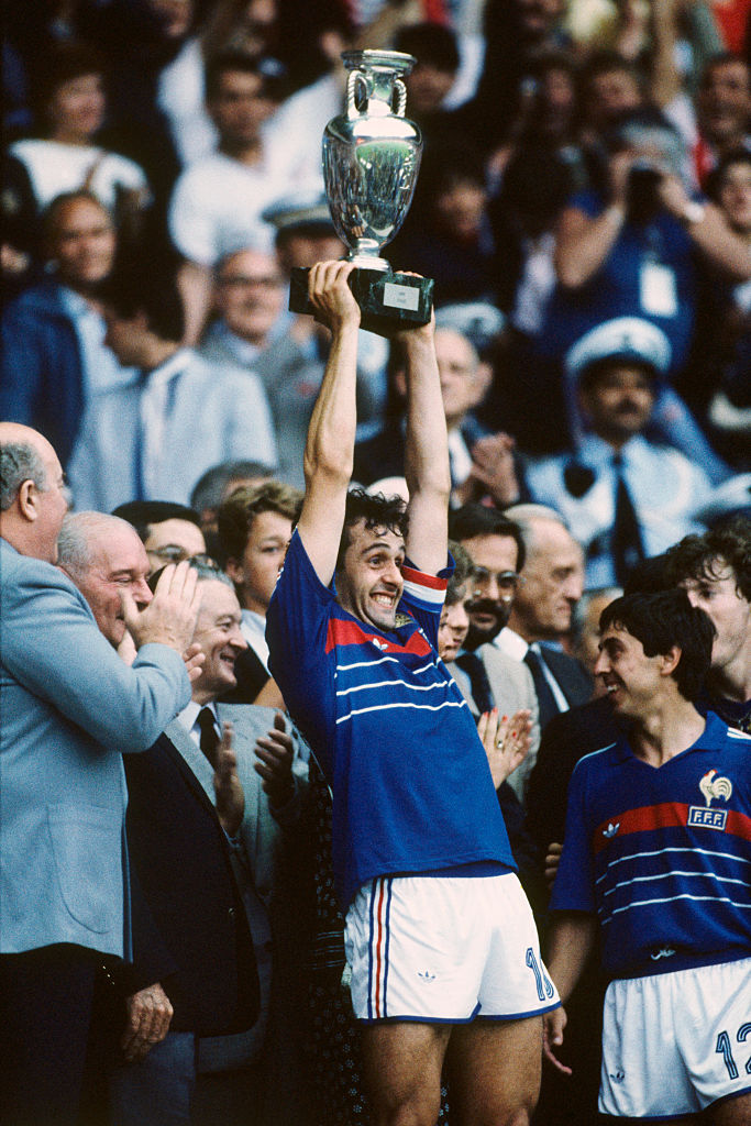 Sendo922's tweet image. THREAD - Football Heritage
Dossier de sauvegarde de mes comps rรฉtros