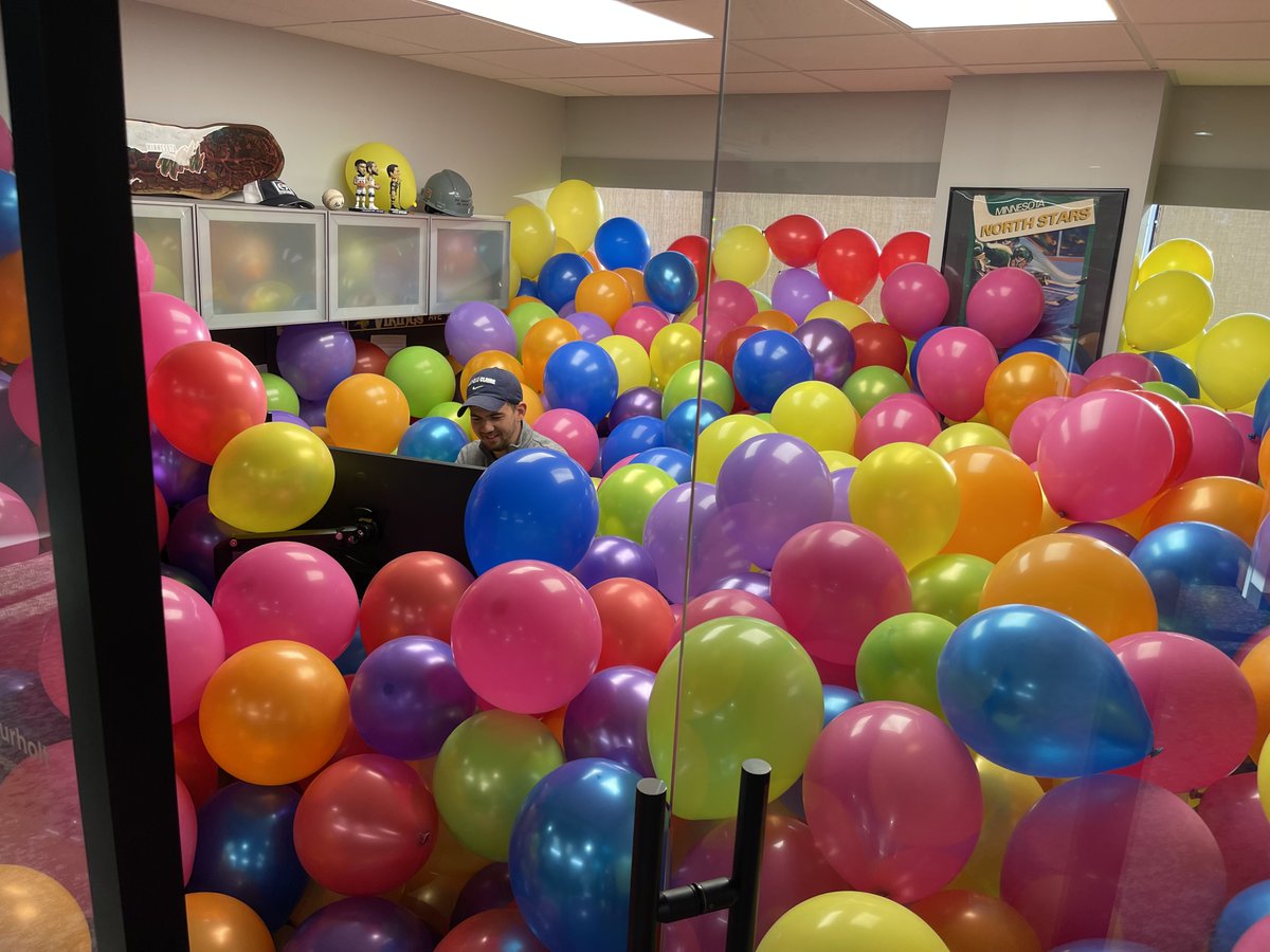 elder_jones_gc's tweet photo. Some Friday Fun… A big, colorful welcome back to project manager Zach Gurholt after he’d been out for a week. E-J knows how to have fun around the office! 
#elderjones #construction #generalcontractor #FridayFun https://t.co/MqSmfN4bgM