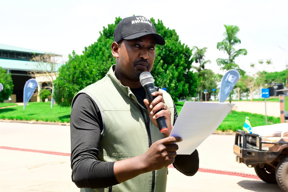 NyagatareDistr's tweet photo. Umuyobozi ukuriye kubungabunga ibidukikije byo mu gasozi muri @RDBrwanda , Mutangana Eugene yavuze ko kugeza ubu mu Rwanda hari inzovu zirenga 130 muri @AkageraPark .
#Walkforelephants https://t.co/Obo1ygNVcr