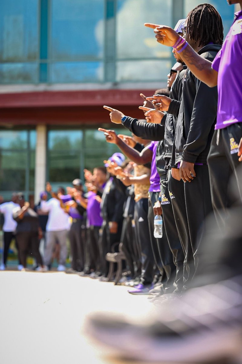 pvamufb_'s tweet photo. Geared up for a State Fair Tripπ
#PVAMUFootball | #PvNation https://t.co/E6gtOxzBwO