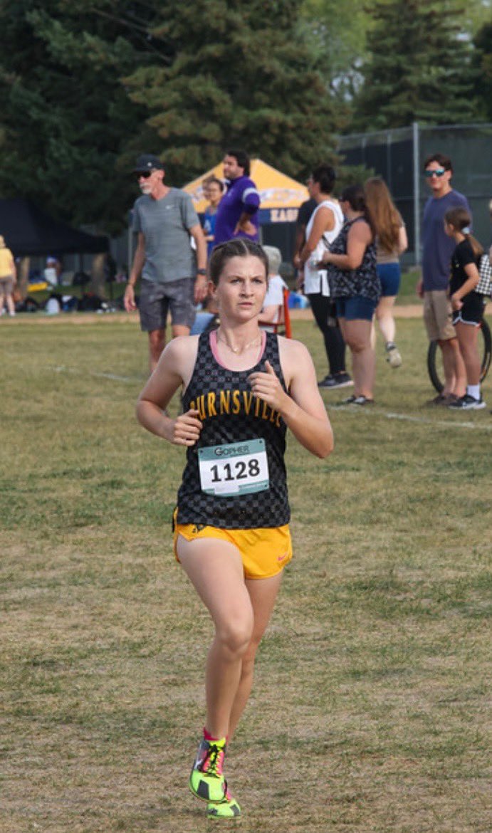 carleylamotte's tweet photo. Yesterday, hit a PR and BHS all-time record at the Farmington Cowbell Classic at 18:26.3/5k. Super proud of BHS teammates too and the support we have for each other. 💛🖤💛 @MNMilesplit @BurnsvilleHS @BurnsvilleSport #crosscontry https://t.co/PDZx2nlRpp