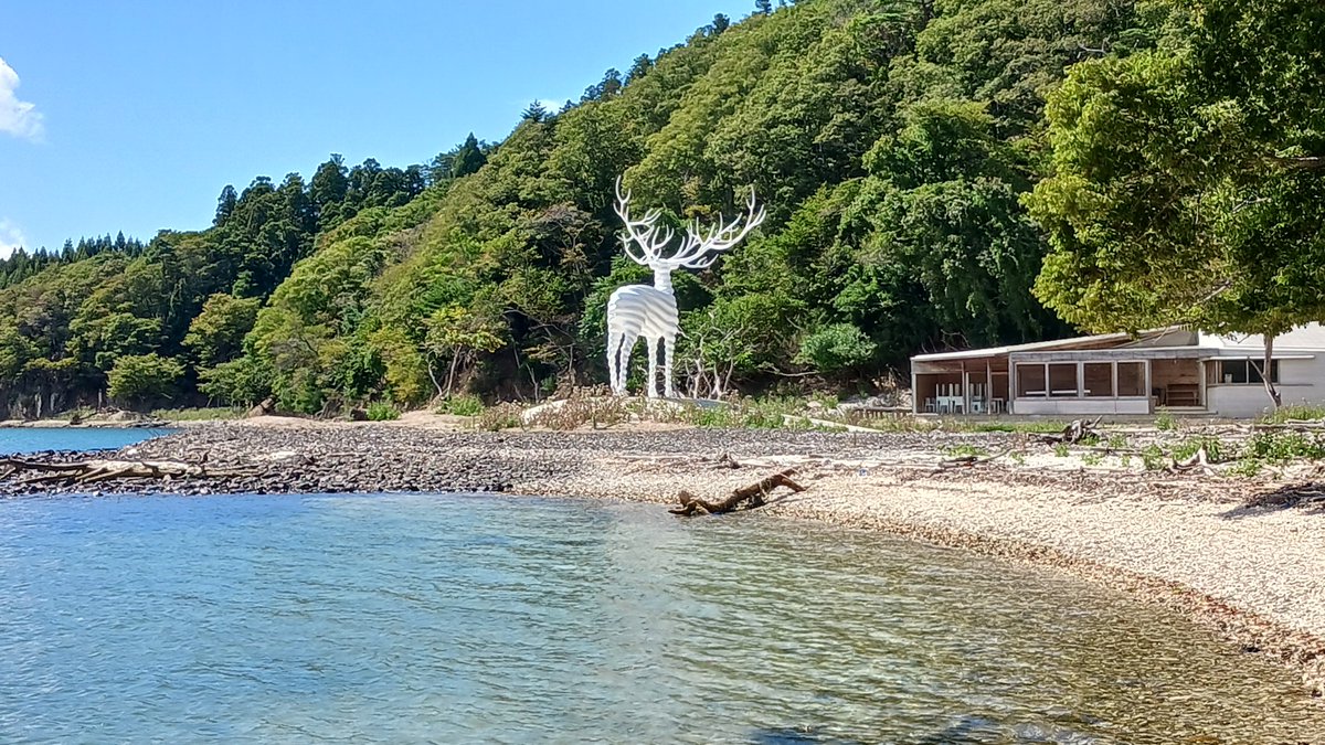 M_FUKASE's tweet photo. ようやく秋めく荻浜、改めて「平和と幸せとは何か」を問いかけながら、「花の匂い」歌詞をかみしめながら。 https://t.co/dKOTADCe4a