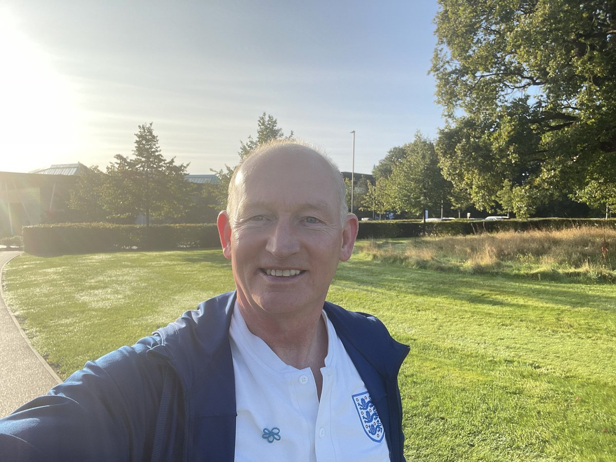 VINNY HALSALL (@vphalsall) on Twitter photo #FriendshipFriday A pleasure and privilege to spend quality time with good people <a href="/AndySomers1123/">Andy Somers</a> <a href="/Mux1972/">Sharon ‘MUX’ Muxworthy- McIvor she/her</a> <a href="/StaceyMiless/">Stacey Miles</a> <a href="/vicky_fisher10/">Vicky</a> <a href="/lozlok7/">Lawrence Lok</a> @peterfacdo <a href="/CLowePESport/">CLowePESport</a> & DannyF <a href="/EnglandLearning/">England Football Learning</a> 🤗❤️ #FriendshipFriday A pleasure and privilege to spend quality time with good people <a href="/AndySomers1123/">Andy Somers</a> <a href="/Mux1972/">Sharon ‘MUX’ Muxworthy- McIvor she/her</a> <a href="/StaceyMiless/">Stacey Miles</a> <a href="/vicky_fisher10/">Vicky</a> <a href="/lozlok7/">Lawrence Lok</a> @peterfacdo <a href="/CLowePESport/">CLowePESport</a> & DannyF <a href="/EnglandLearning/">England Football Learning</a> 🤗❤️