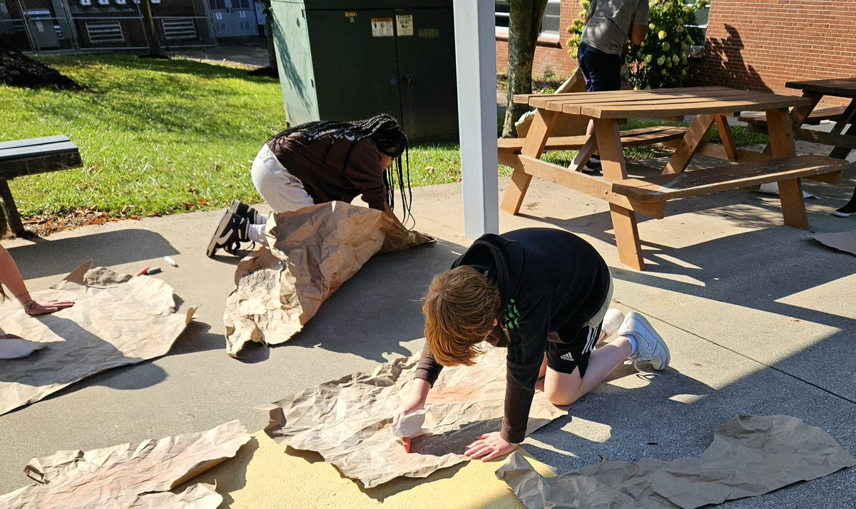 6th graders at Montford North Star Academy embarked on a journey through time this week, diving into the fascinating world of prehistoric art and people! 🕰️🎨

They crafted faux cave walls and gathered supplies to create their very own paintbrushes. 🖌️🌿 With their handmade tools