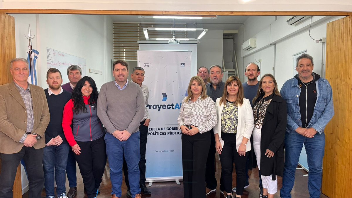 CatedraDyP's tweet photo. Ilab sobre Deportes y Educacion Física como agentes de transformación social 🏀⚽️🏅

En un nuevo Laboratorio de Ideas (iLab) sobre la importancia del Deporte y la Educación Física, conversamos con protagonistas de distintas regiones del país. https://t.co/HGlY83YGpA