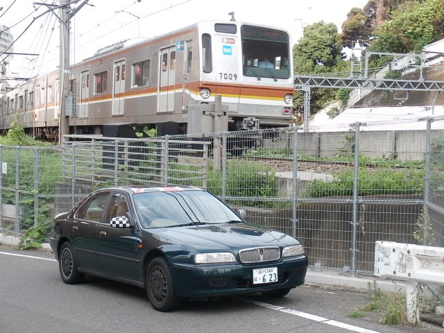 430_k30_y31l's tweet photo. 昨日車関係の知り合い業者さんに最後の書類渡して、約8年間(過去最長所有)乗ってきたローバー623とこれにてお別れ🙏🥺👋
#ローバー623
#Rover600 https://t.co/vqKbovnaHE