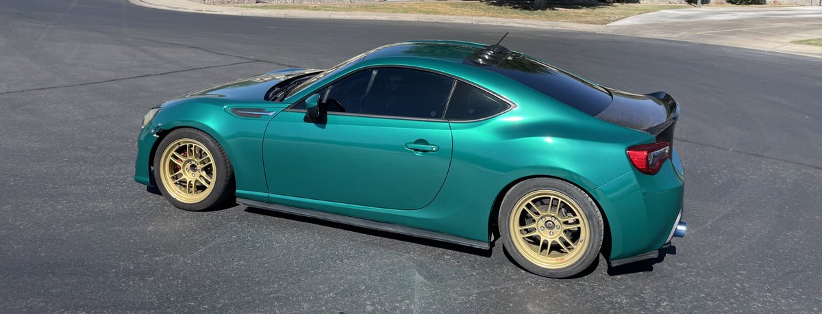 KeynanGims's tweet photo. Put the matching wheels back on https://t.co/kkKLw0oZzE