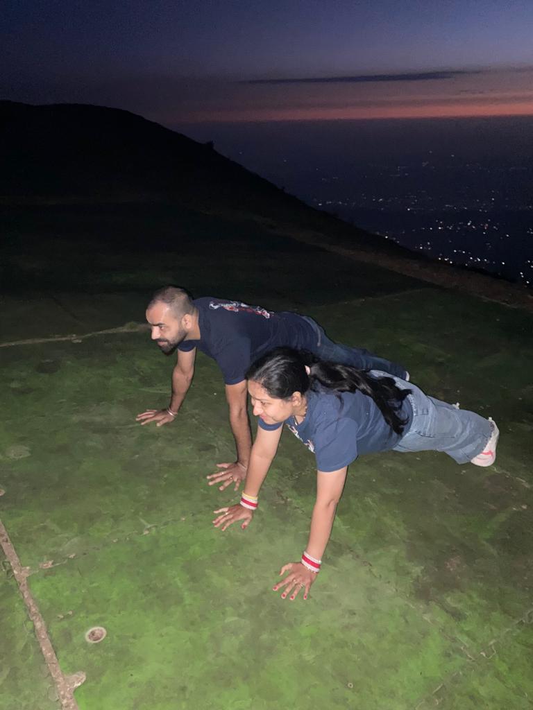 amanrana92's tweet photo. #Biling #pushups #nightadventure #birbiliing https://t.co/QVmRX3xxXM