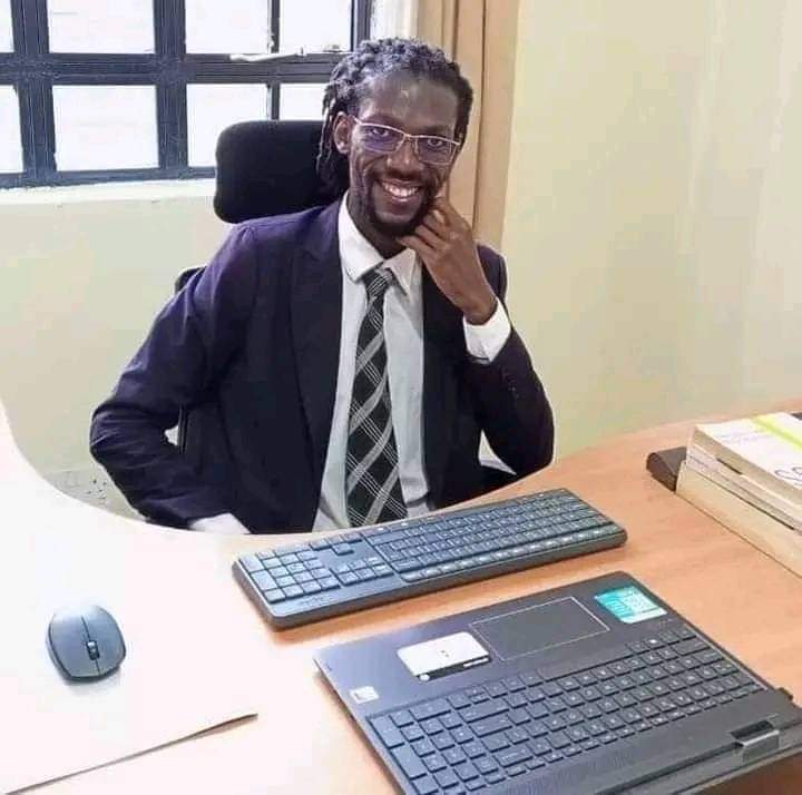 AgieM254's tweet photo. love them tall, dark, athletic and bearded.. But these ones with hair, Nooo.
We can't be fighting over shower caps and hair clips all the time around the house. Lol
Meanwhile, nothing justifies his behavior. He should be arrested.
#raymondnduga #runda #fallyipupa https://t.co/8OclbhXKZx