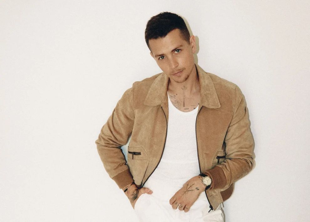 euphoriazine's tweet photo. As @TheVampsJames embarks on a solo career, the muscian talks to us about his upcoming EP, Manabi, vocal issues, and The Vamps. Read more: https://t.co/TfjIs45Wtt https://t.co/tVt28lx86a