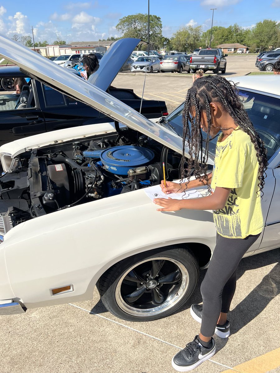 MsGloversClass's tweet image. 🚗🔢 @sheldontigers had a blast at our 1st Annual Car Show! 🎉 They&apos;re not just admiring the cars, they&apos;re diving into a math lesson,📊📚 Education can be fun and hands-on! 🚀 #CarShowFun #EngagedLearning&quot; @jadavison1