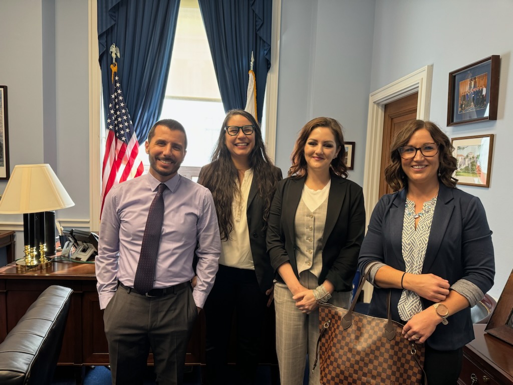 csrc_tweets's tweet image. Your CSRC Board is hard at work on Capitol Hill for the annual AARC Fly-in. We met with 32 offices from California Congressional and Senate Leadership to advocate for H.R. 1406 and Oxygen Reform.

Very successful and busy day! #aarclobby #pulmrehab #advocateforRTs
