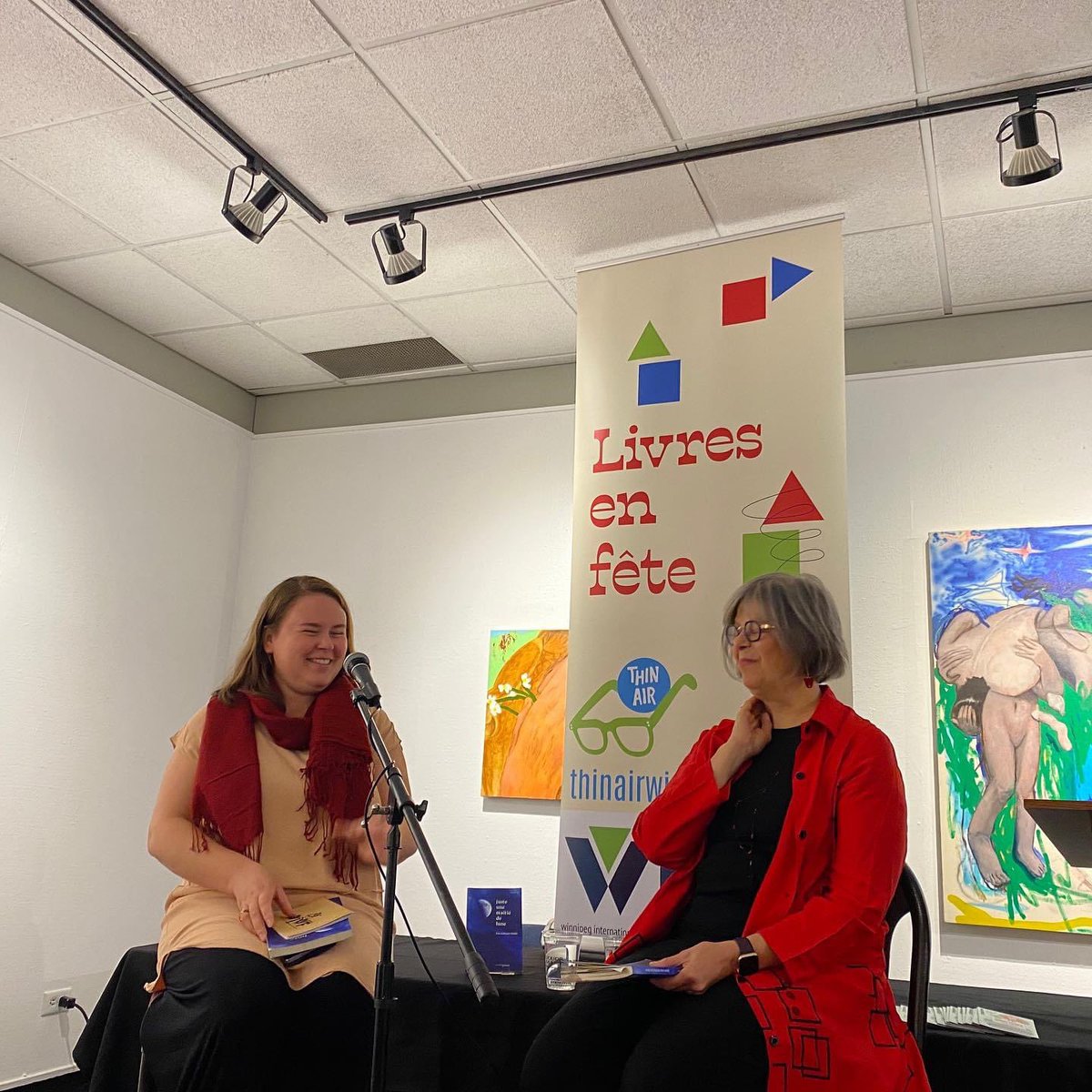 WPGTHINAIR's tweet photo. Mer le 27 sept, #livresenfête a célébré « Une soirée avec Lise Gaboury-Diallo » au @CCFManitobain ! 
 
Merci à Lise d’avoir partagé Juste une moitié de lune, un recueil de nouvelles si émouvant. Nous remercions aussi @AmberOReilly1 d’avoir animé une discussion approfondie. https://t.co/p5NntLp2Lh